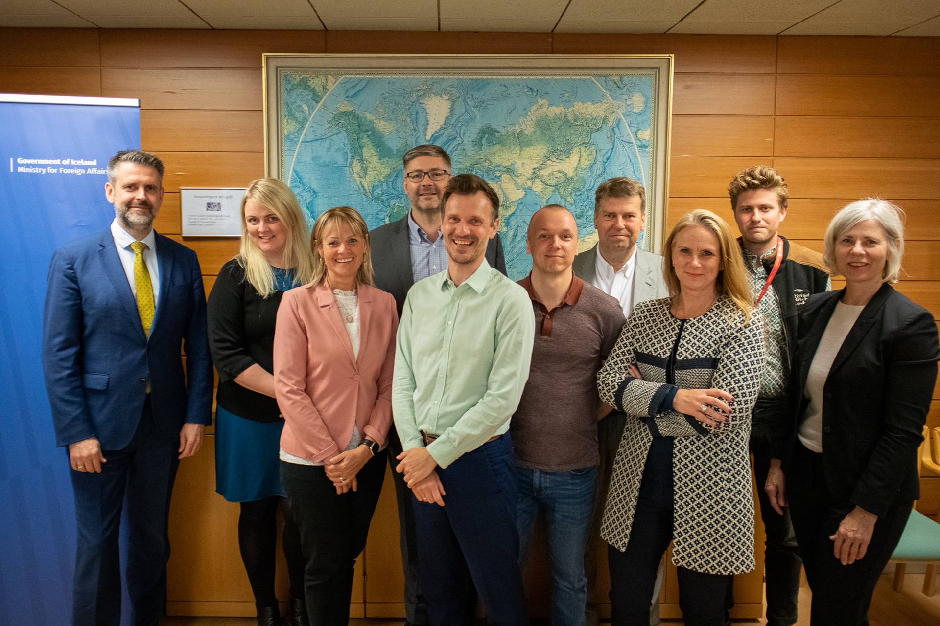 Permanents Secretary of State Martin Eyjólfsson with representatives from Össur, Verkís, Retina Risk and MAR Advisors. - mynd